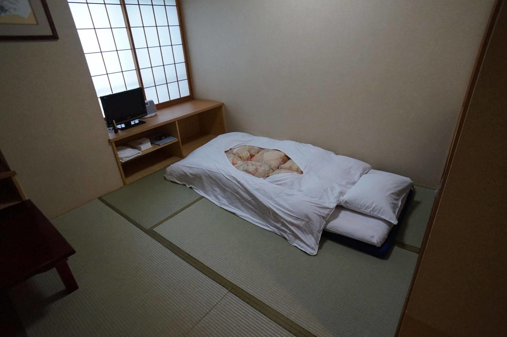 Annex Katsutaro Ryokan Токио Екстериор снимка